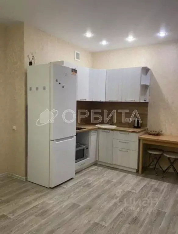 Студия Тюменская область, Тюмень ул. Фармана Салманова, 26 (25.2 м) - Фото 1