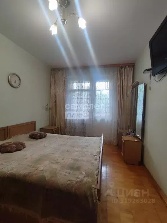 2-к кв. Волгоградская область, Волгоград ул. Кирова, 92А (52.5 м) - Фото 1