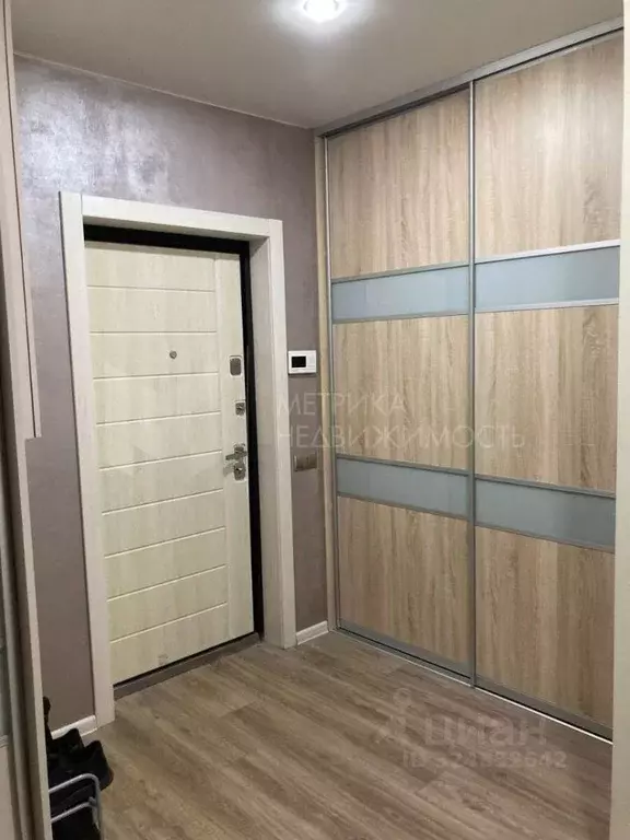 2-к кв. Тюменская область, Тюмень ул. Федюнинского, 64 (72.8 м) - Фото 1