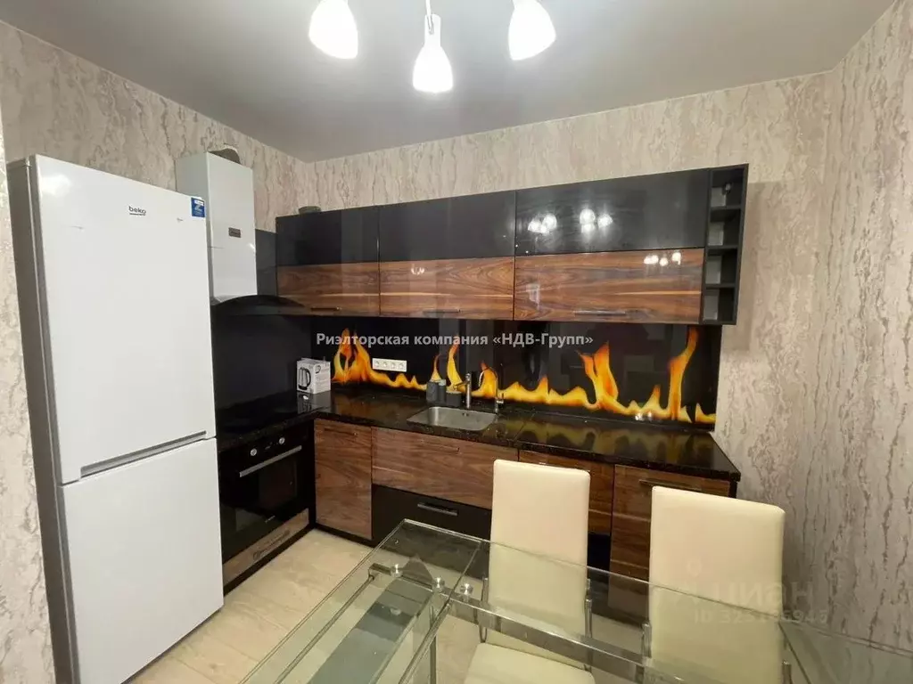 2-к кв. Хабаровский край, Хабаровск ул. Джамбула, 3 (68.3 м) - Фото 1