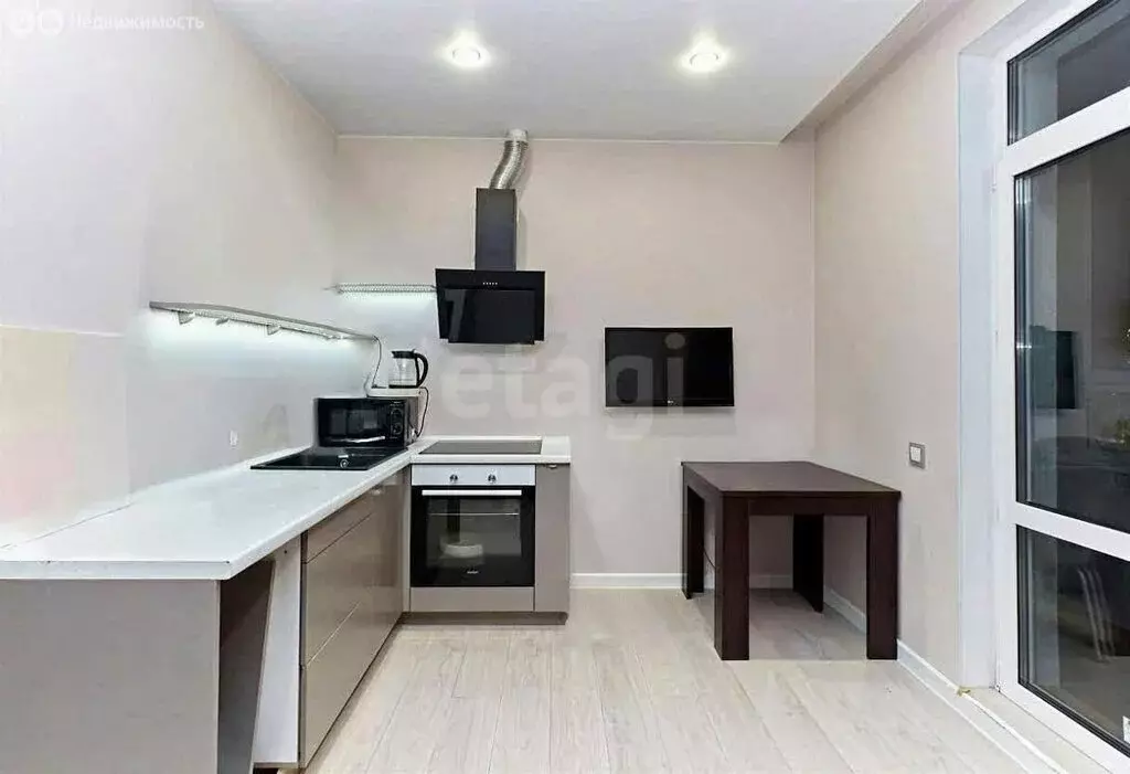 Квартира-студия: Тюмень, улица Александра Протозанова, 4 (24.3 м) - Фото 1