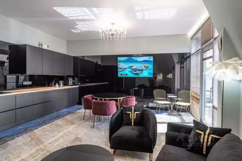 Квартира, 3 комнаты, 135 м - Фото 0