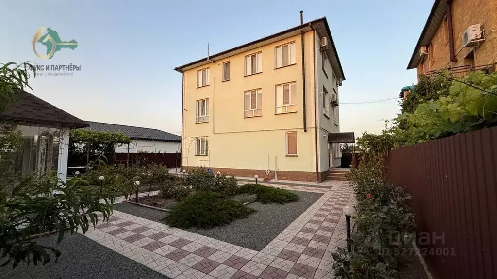 Дом в Крым, Черноморский район, с. Межводное пер. Буденного, 11 (234 ... - Фото 2