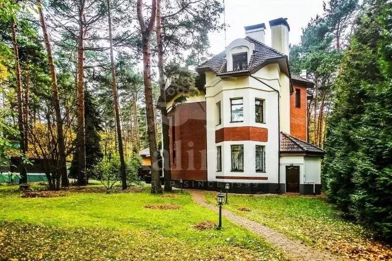 Дом в Москва Внуковское поселение, ул. Писательские Дачи, 26Б (560 м) - Фото 1