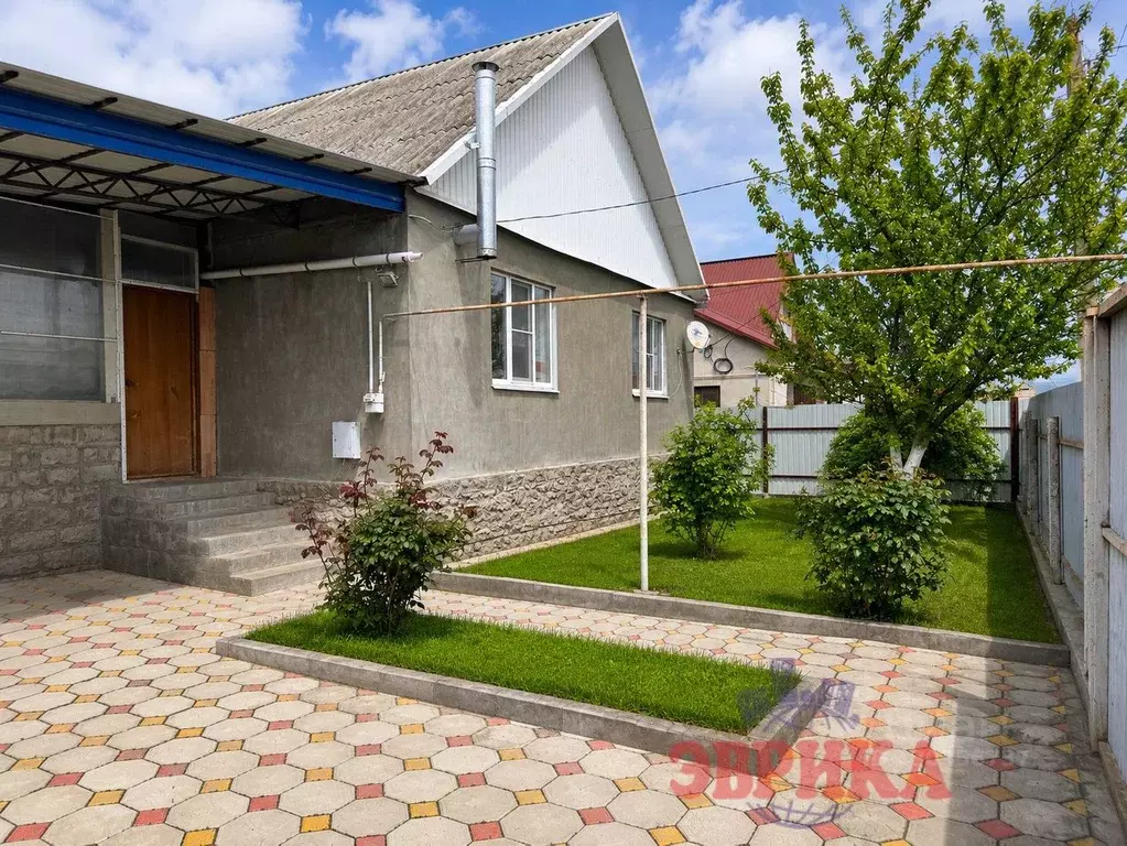 Дом в Краснодарский край, Крымск ул. Красной Розы (74 м) - Фото 0