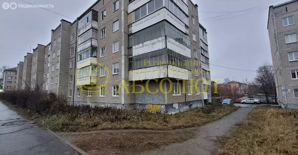 4-комнатная квартира: Ревда, улица Мира, 29 (77 м) - Фото 1