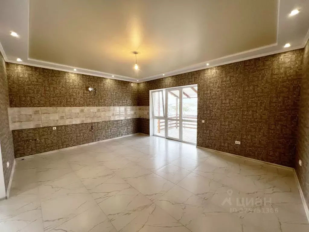 Дом в Крым, Симферопольский район, Добровское с/пос, с. Пионерское  ... - Фото 2