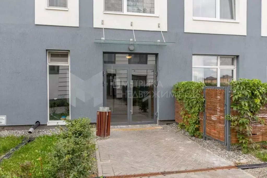 1-к кв. Тюменская область, Тюмень ул. Стройотрядовская, 8 (30.6 м) - Фото 1