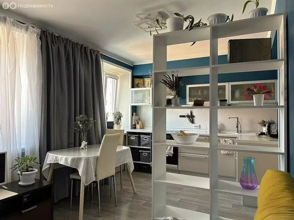 2-комнатная квартира: Тюмень, микрорайон Тарманы, улица Малышева, 18 ... - Фото 1