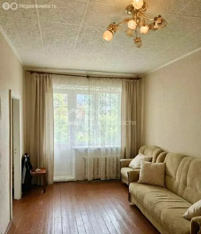 3-комнатная квартира: Серпухов, улица Ракова, 8 (55.4 м) - Фото 1