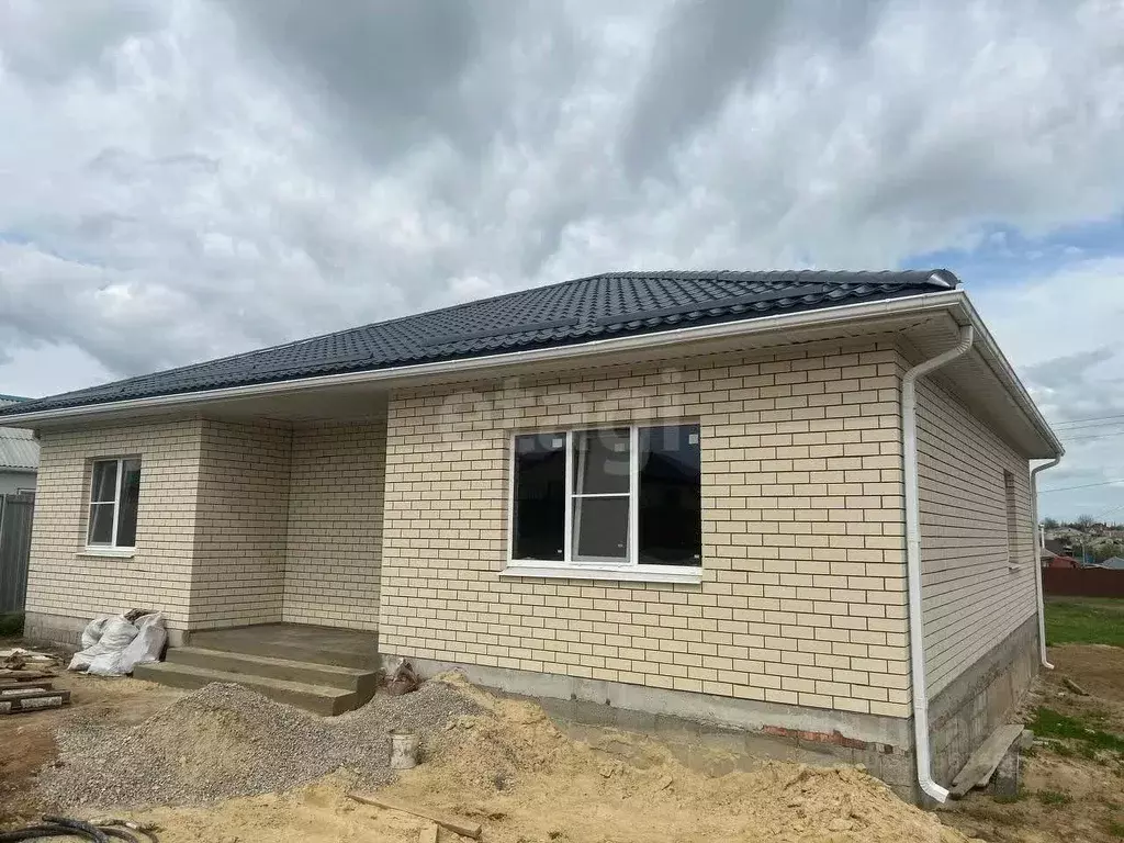 Дом в Калмыкия, Элиста ул. Строителей, 30 (119 м) - Фото 1