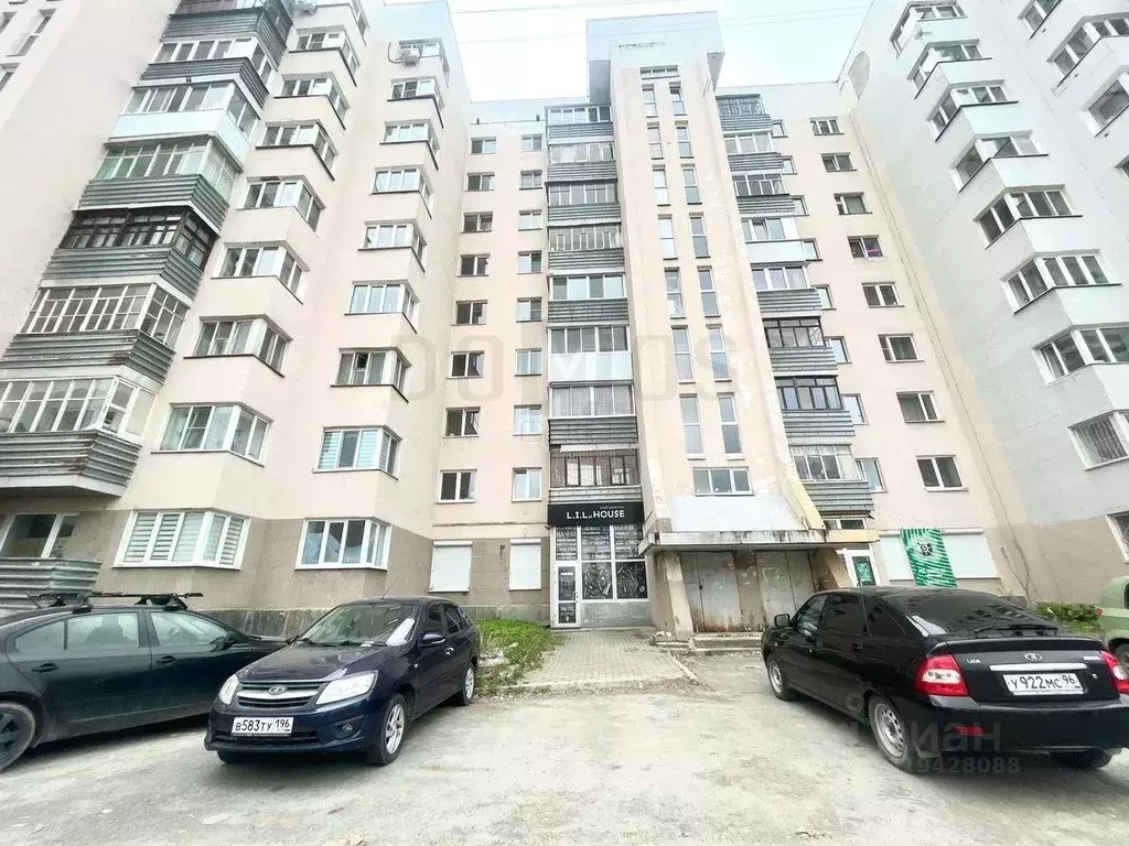 Торговая площадь в Свердловская область, Екатеринбург ул. Фурманова, ... - Фото 0
