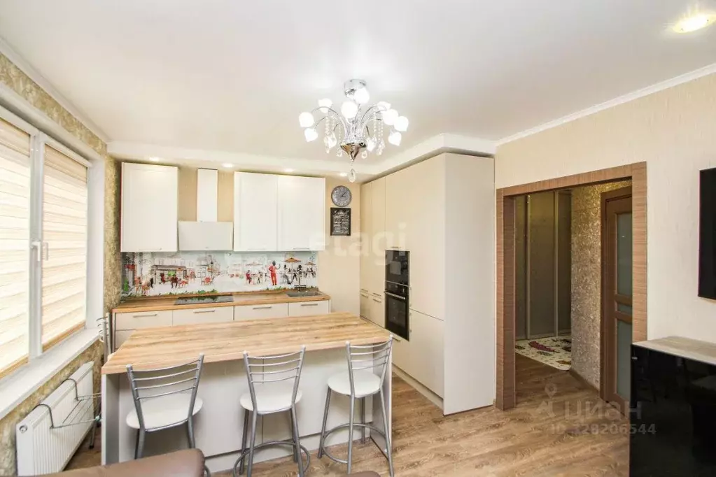 2-к кв. Тюменская область, Тюмень ул. Ю.-Р.Г. Эрвье, 32к1 (62.8 м) - Фото 1