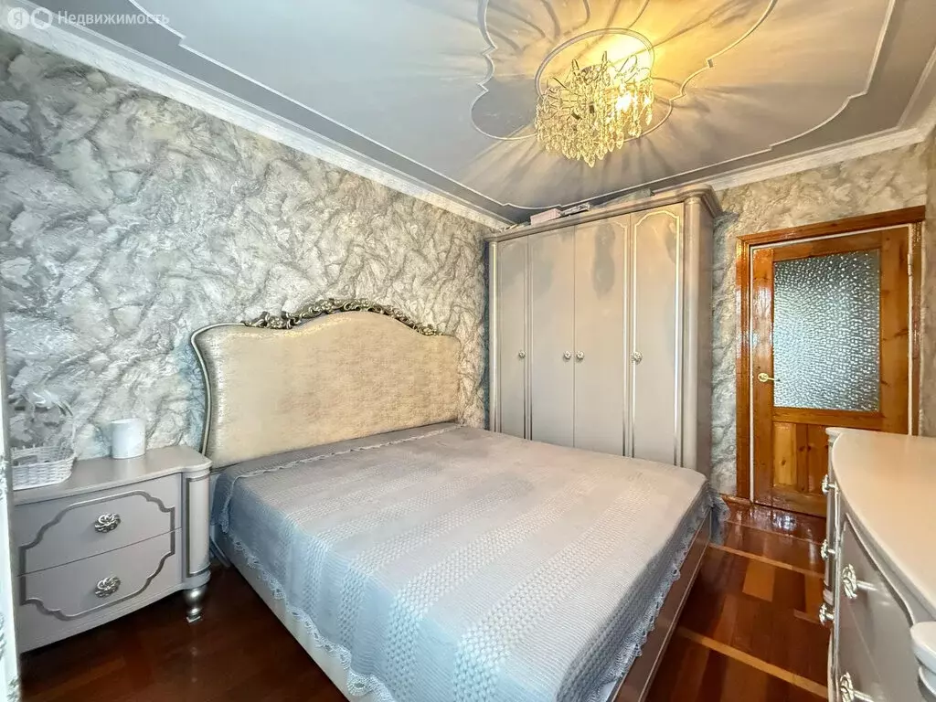 3-комнатная квартира: Нальчик, улица Калинина, 250 (78 м) - Фото 1