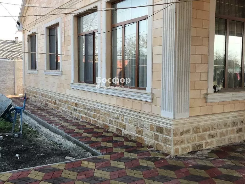 Дом в Яркое Поле, Учительская улица (168 м) - Фото 1