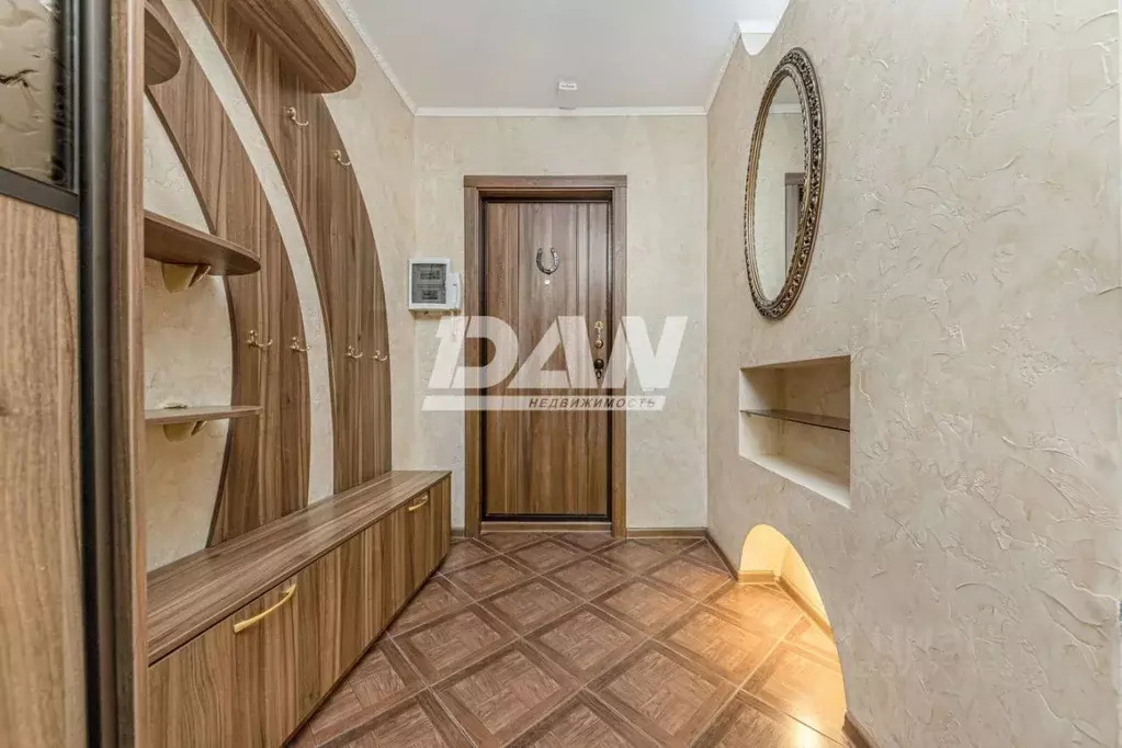 3-к кв. Челябинская область, Челябинск ул. Скульптора Головницкого, 28 ... - Фото 1