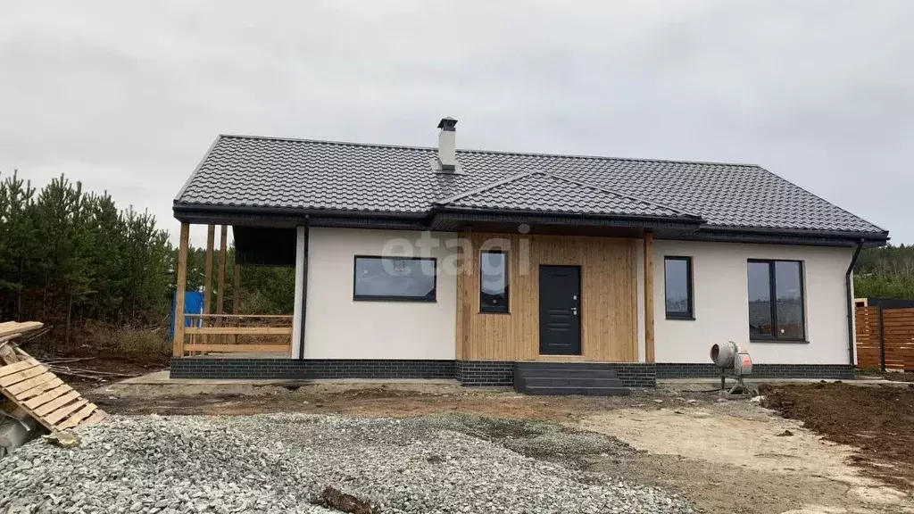 Дом в Свердловская область, Сысертский муниципальный округ, Исеть ... - Фото 1