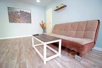 2-к кв. Омская область, Омск просп. Карла Маркса, 47 (44.0 м) - Фото 0