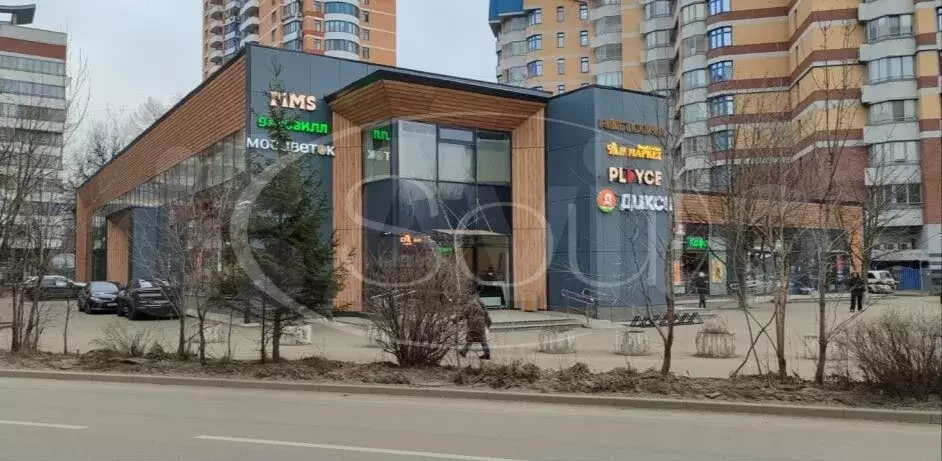 Продам торговое помещение, 590 м - Фото 1