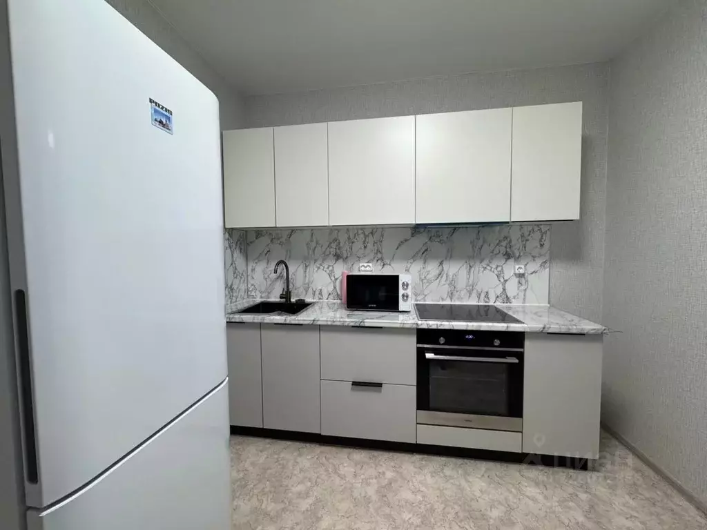 2-к кв. Татарстан, Казань ул. Братьев Батталовых, 27 (50.0 м) - Фото 2