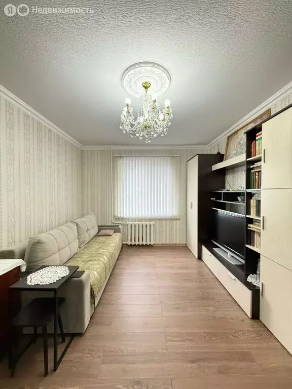 3-комнатная квартира: Нальчик, проспект Кулиева, 6 (60 м) - Фото 0