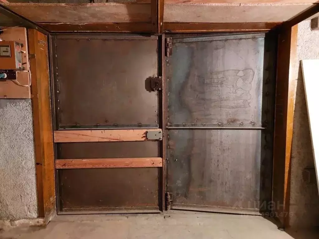 Гараж в Свердловская область, Первоуральск ул. Емлина, 5 (21 м) - Фото 1