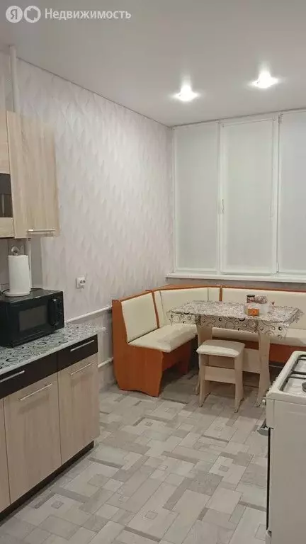 1-комнатная квартира: Астрахань, 8-я Железнодорожная улица, 55к1 (33.9 ... - Фото 0