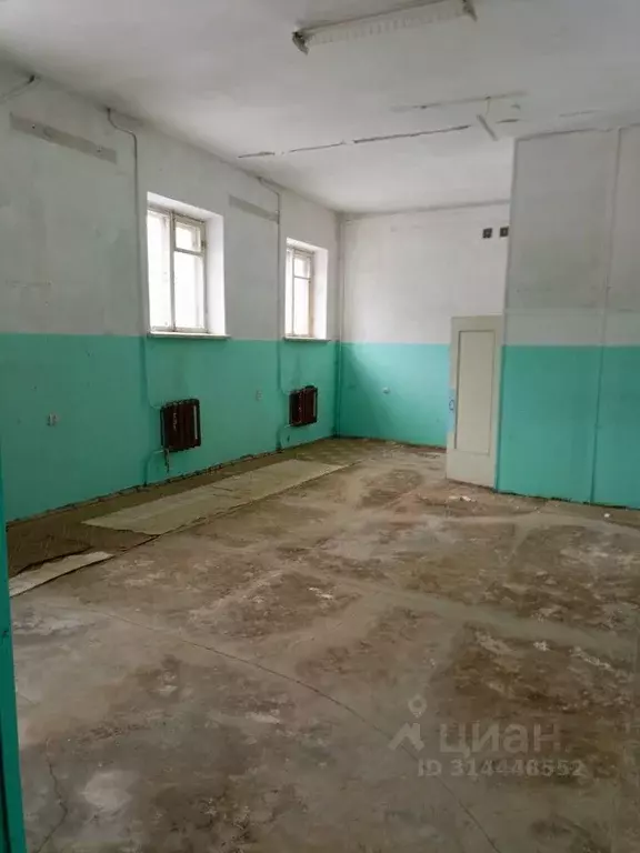 Помещение свободного назначения в Орловская область, Орел ул. ... - Фото 1
