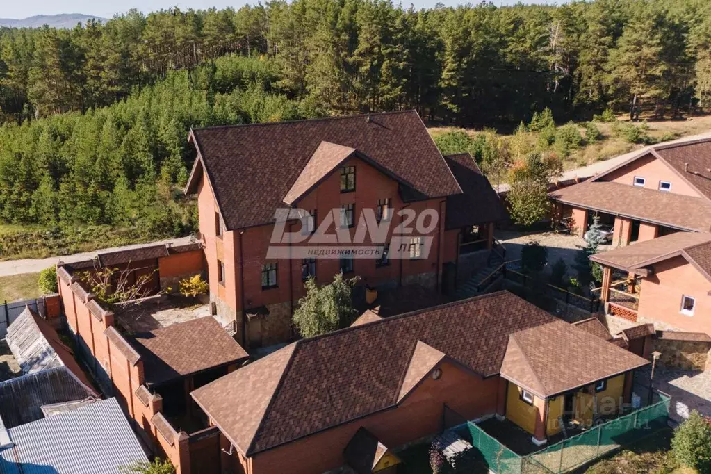 Дом в Челябинская область, Касли ул. Ленина (392 м) - Фото 1