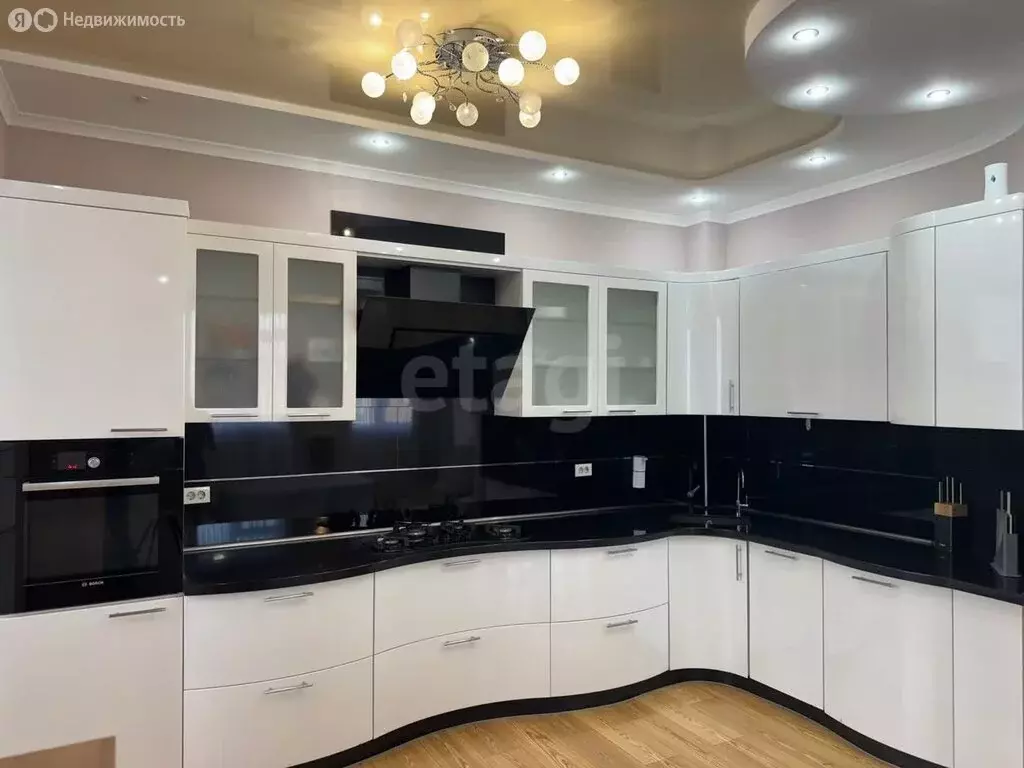 3-комнатная квартира: Ставрополь, улица Пирогова, 54В (100 м) - Фото 0