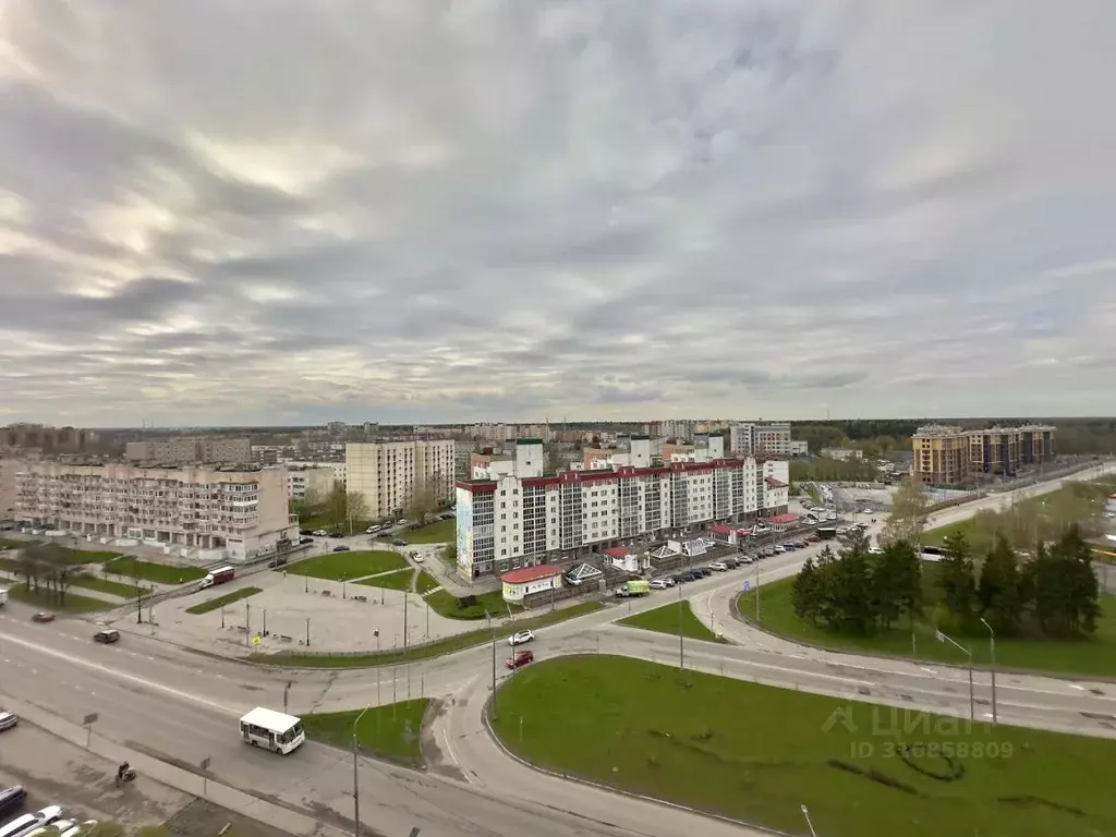 2-к кв. Ленинградская область, Гатчина просп. 25 Октября, 75 (56.0 м) - Фото 0