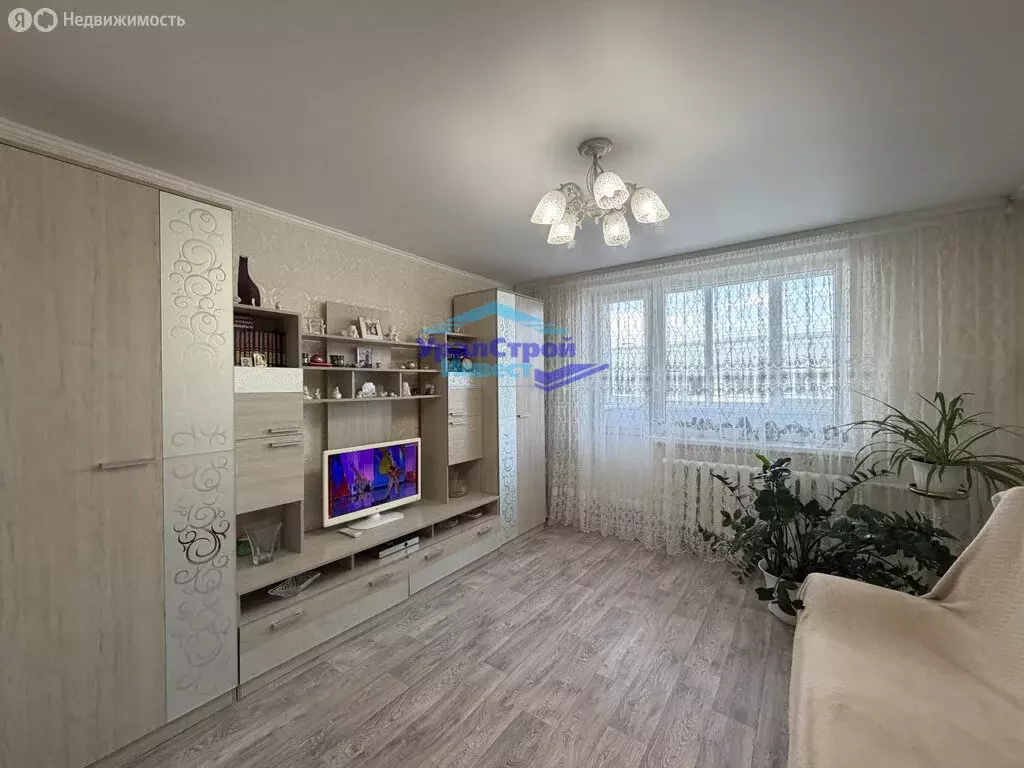 2-комнатная квартира: Октябрьский, 34-й микрорайон, 25 (46.9 м) - Фото 1