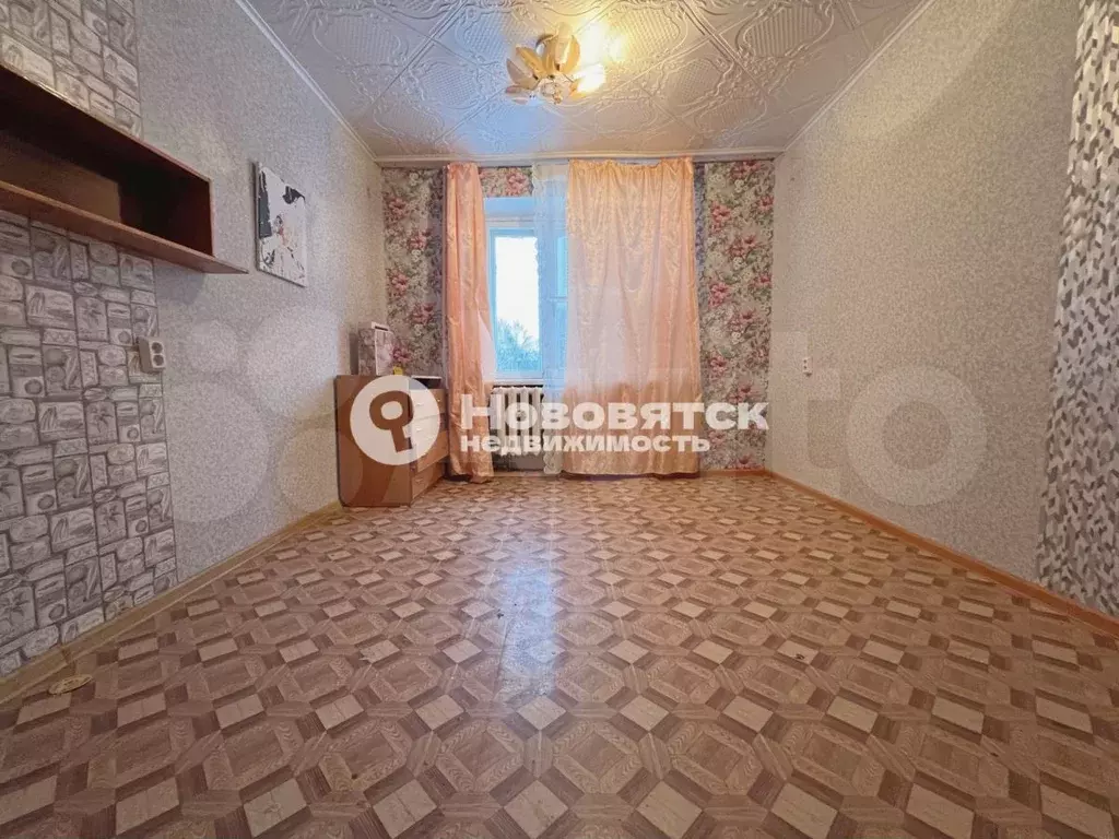 Комната 12,4 м в 8-к., 4/5 эт. - Фото 0