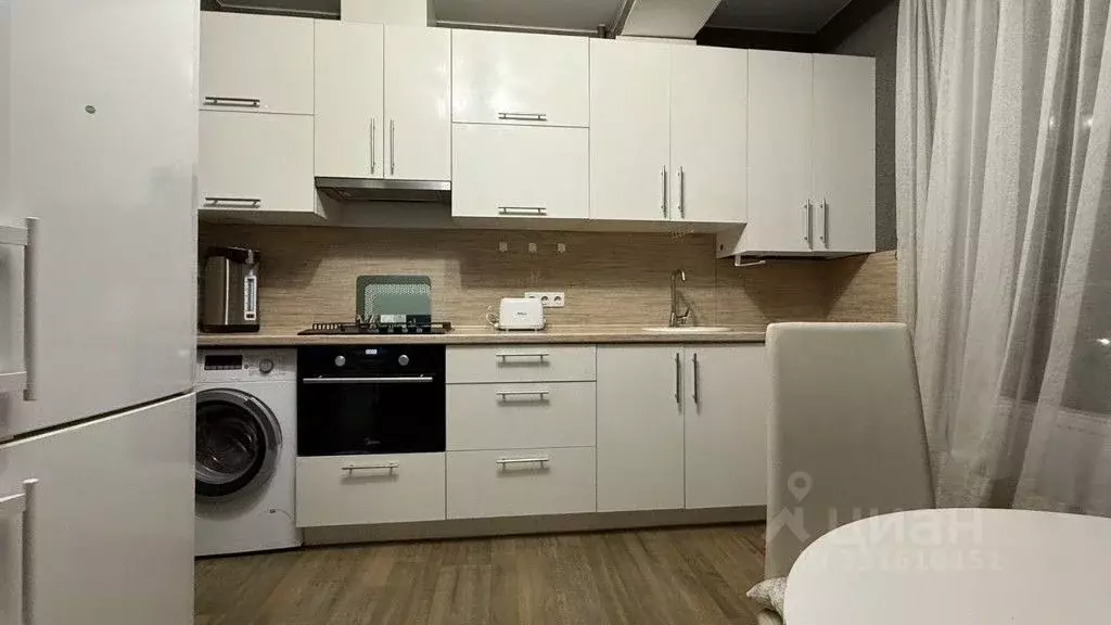 2-к кв. Крым, Симферополь ул. Трубаченко, 14Е (60.0 м) - Фото 2