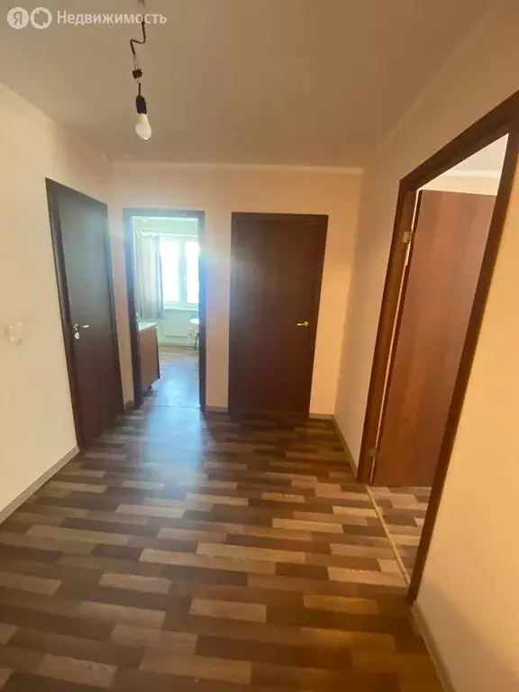 3-комнатная квартира: Волхов, улица Федюнинского, 10 (67 м) - Фото 1