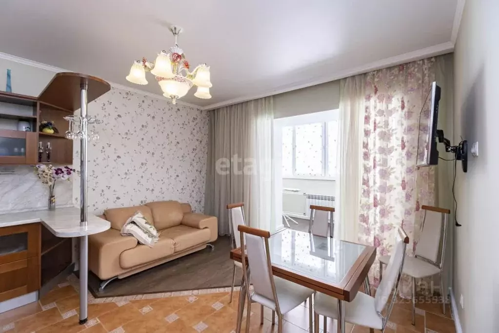 2-к кв. Тюменская область, Тюмень ул. Грибоедова, 13 (84.6 м) - Фото 2