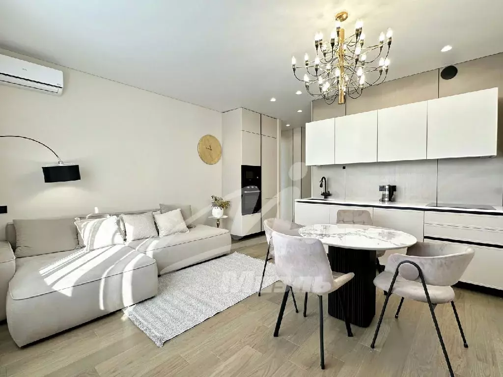 Продается 3-комнатная квартира - Фото 1