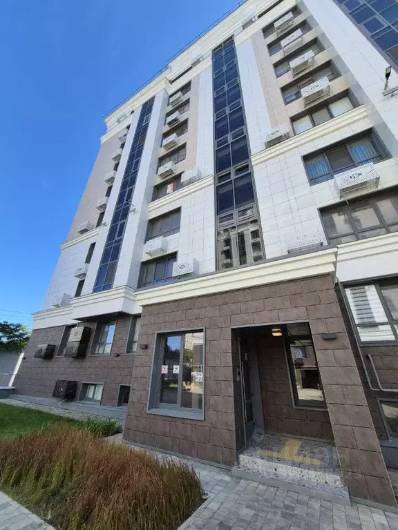 2-к кв. Севастополь ул. Адмирала Фадеева, 46Бк2 (65.0 м) - Фото 0