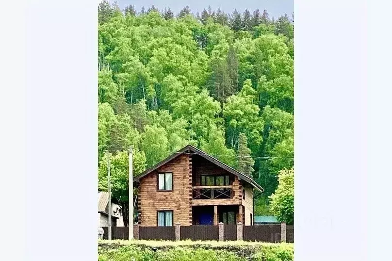 Дом в Алтай, Чемальский район, с. Чемал ул. Калинина, 23 (120 м) - Фото 0