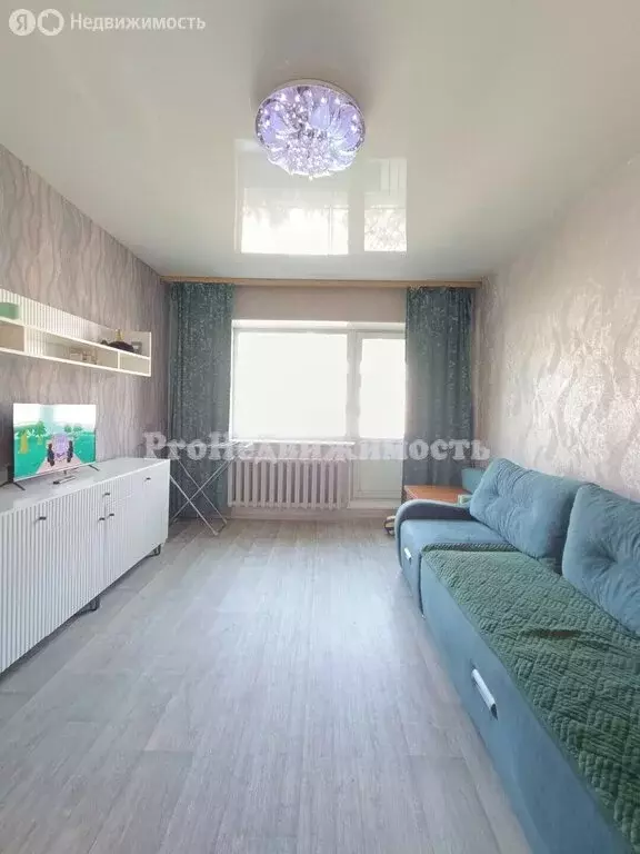 3-комнатная квартира: Кызыл, улица Калинина, 8 (64.2 м) - Фото 2