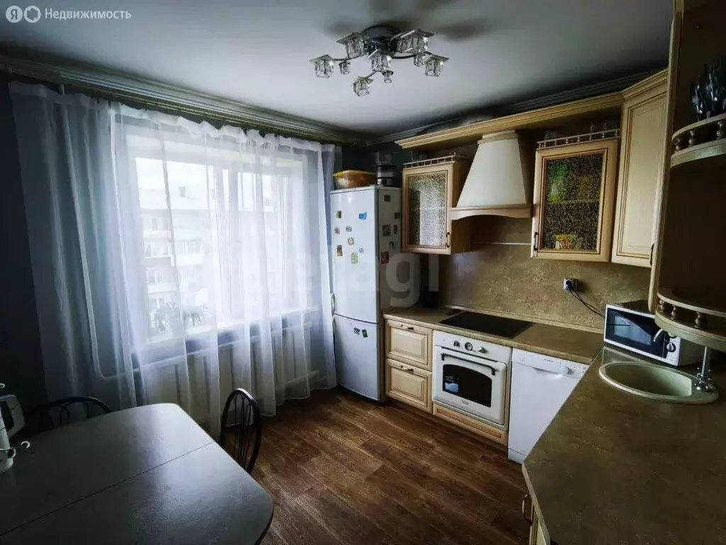 3-комнатная квартира: посёлок городского типа Новокручининский, ... - Фото 1