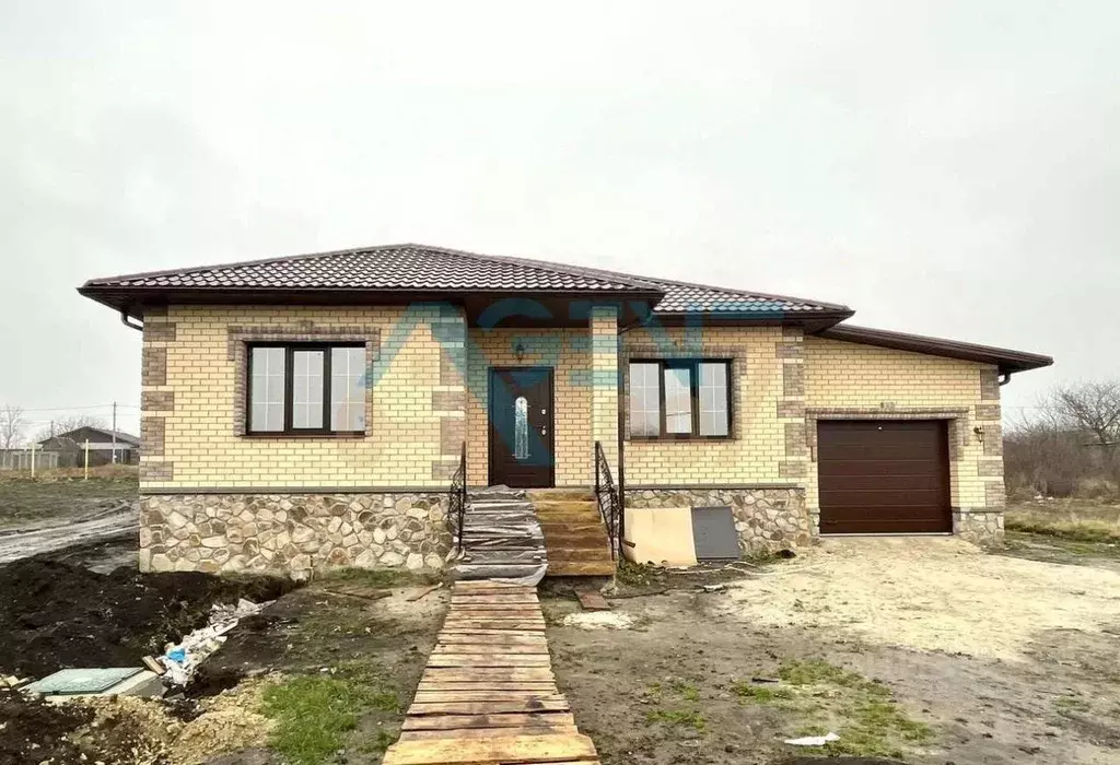 Дом в Белгородская область, Строитель Яковлевский городской округ, ул. ... - Фото 1