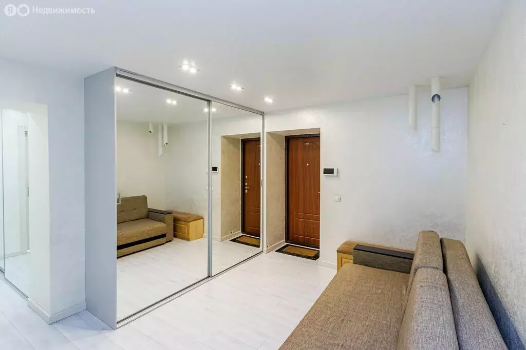 1-комнатная квартира: Тюмень, улица Самарцева, 3 (75 м) - Фото 1