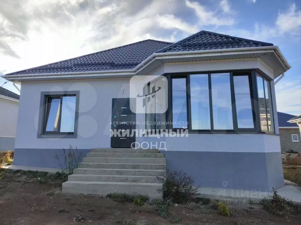 Дом в Саратовская область, Энгельсский район, Красноярское ... - Фото 1