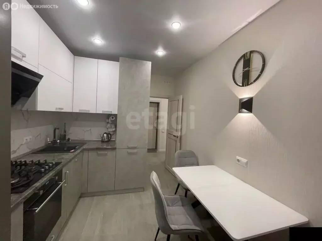 2-комнатная квартира: Симферополь, бульвар Ленина, 12А (50 м) - Фото 1