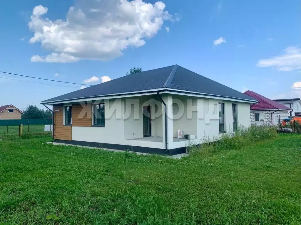 Дом в Новосибирская область, Коченевский район, Поселок Чистые луга ... - Фото 1