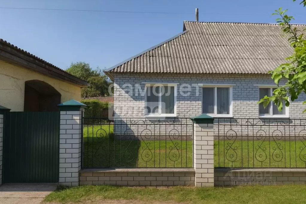 Дом в Брянская область, Суражский район, Кулажское с/пос, д. Каменск ... - Фото 1