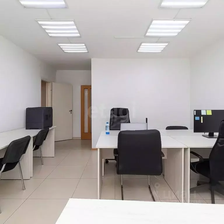 Офис в Красноярский край, Красноярск ул. Молокова, 40 (99 м) - Фото 1