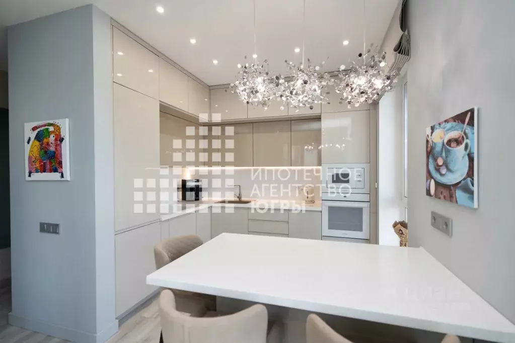 3-к кв. Ханты-Мансийский АО, Ханты-Мансийск Комсомольская ул., 56 ... - Фото 1