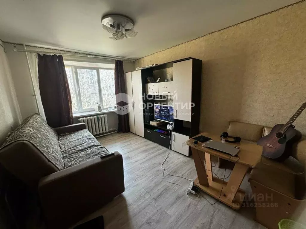 Комната Свердловская область, Екатеринбург ул. Декабристов, 9 (13.1 м) - Фото 1